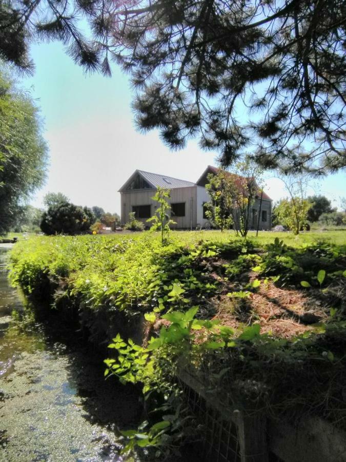 לינה וארוחת בוקר אמיינס "Au Jardin Sur L'Eau" Hortillonnages מראה חיצוני תמונה